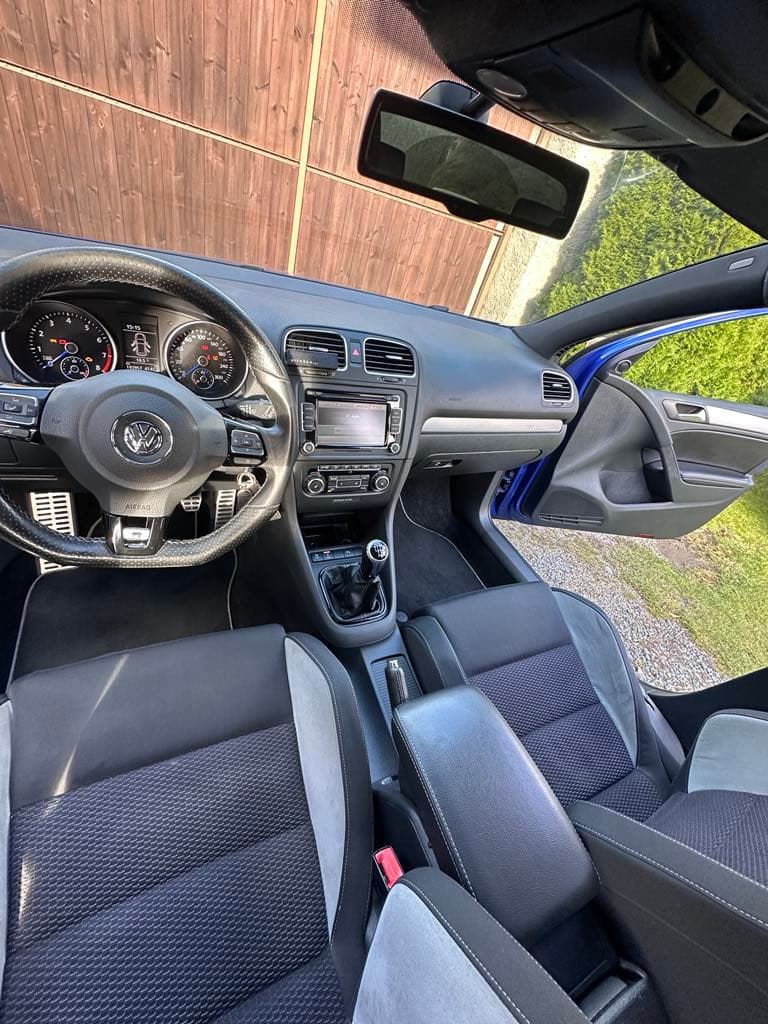 2010 Volkswagen Golf - 10