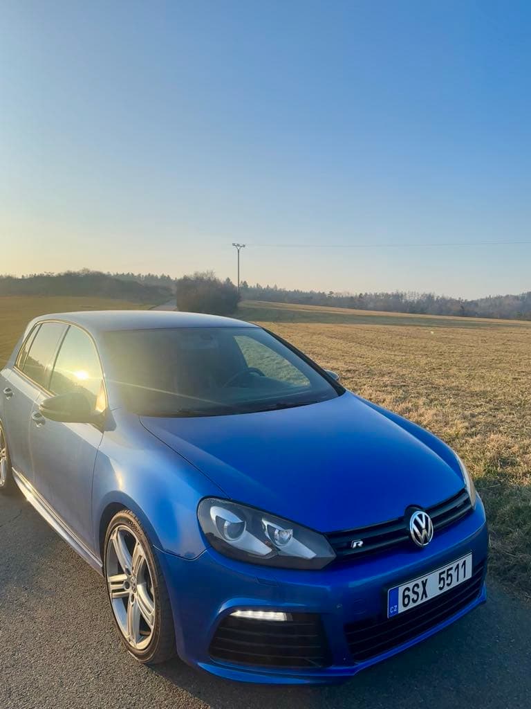 2010 Volkswagen Golf - 8