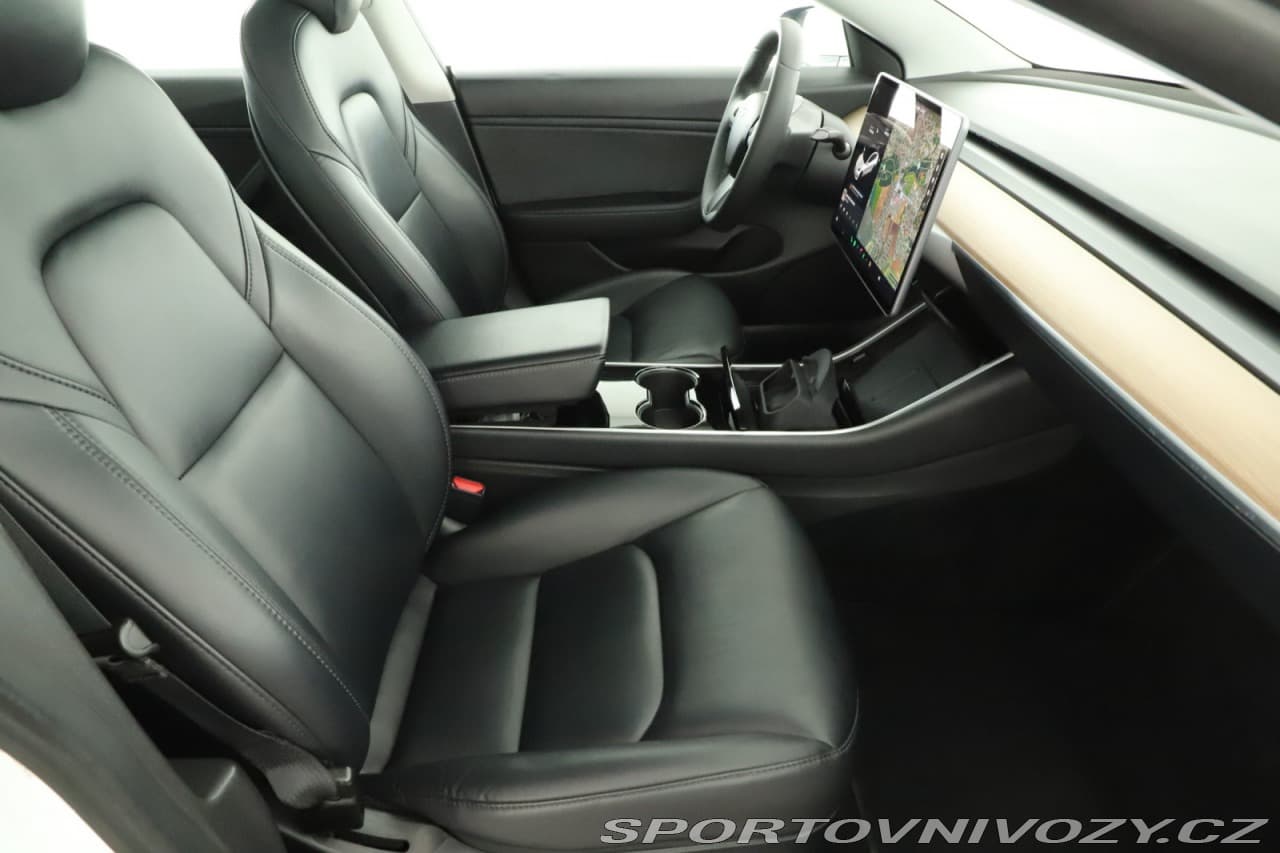 2020 Tesla Model 3 - 7