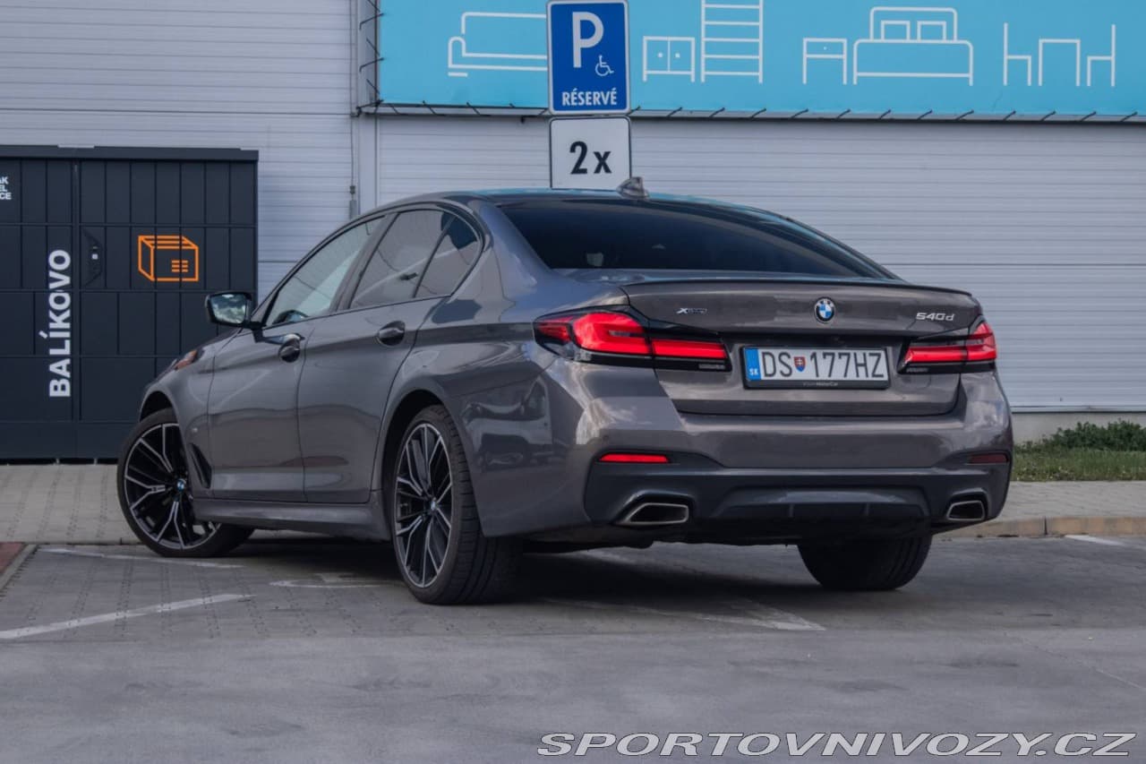 2021 BMW 5-Series - 11