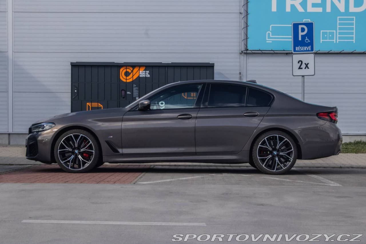 2021 BMW 5-Series - 13