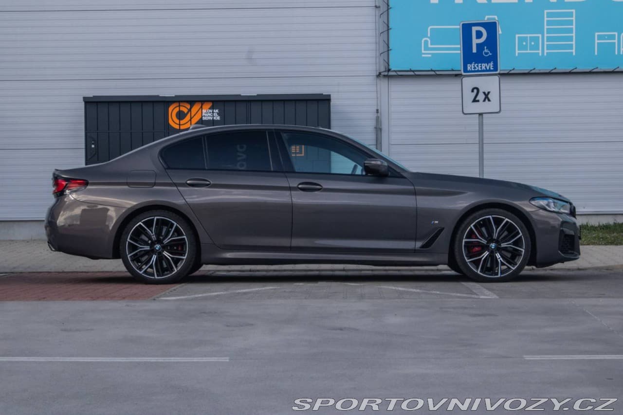 2021 BMW 5-Series - 7