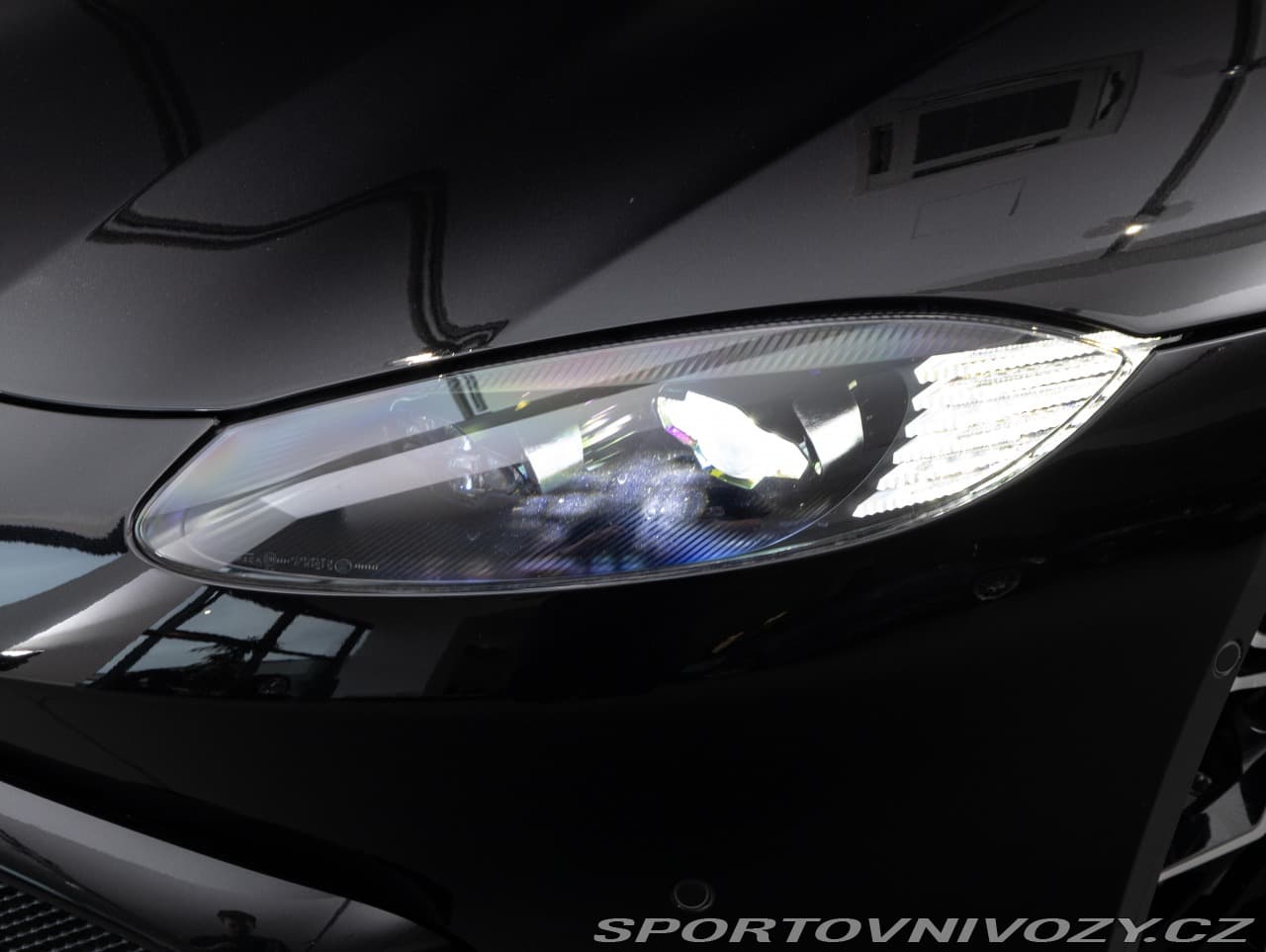 2022 Aston Martin Vantage - 12