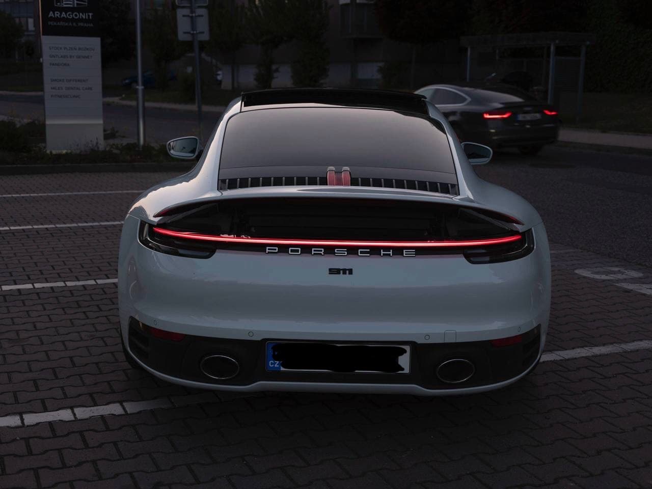2019 Porsche 911 - 5
