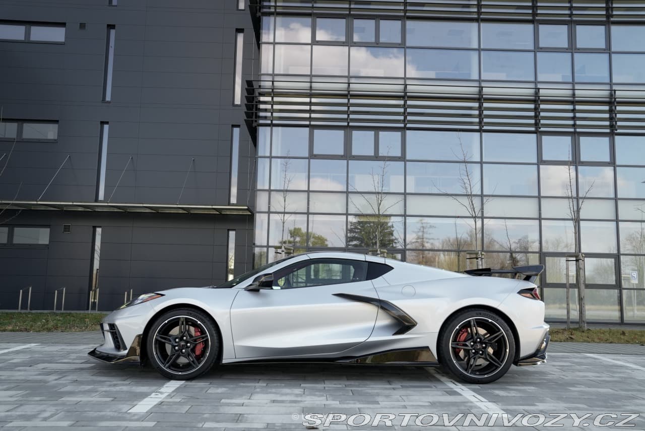 2021 Chevrolet Corvette - 11
