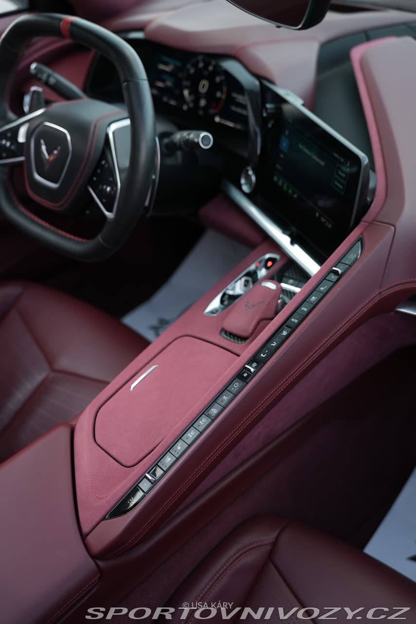 2021 Chevrolet Corvette - 16