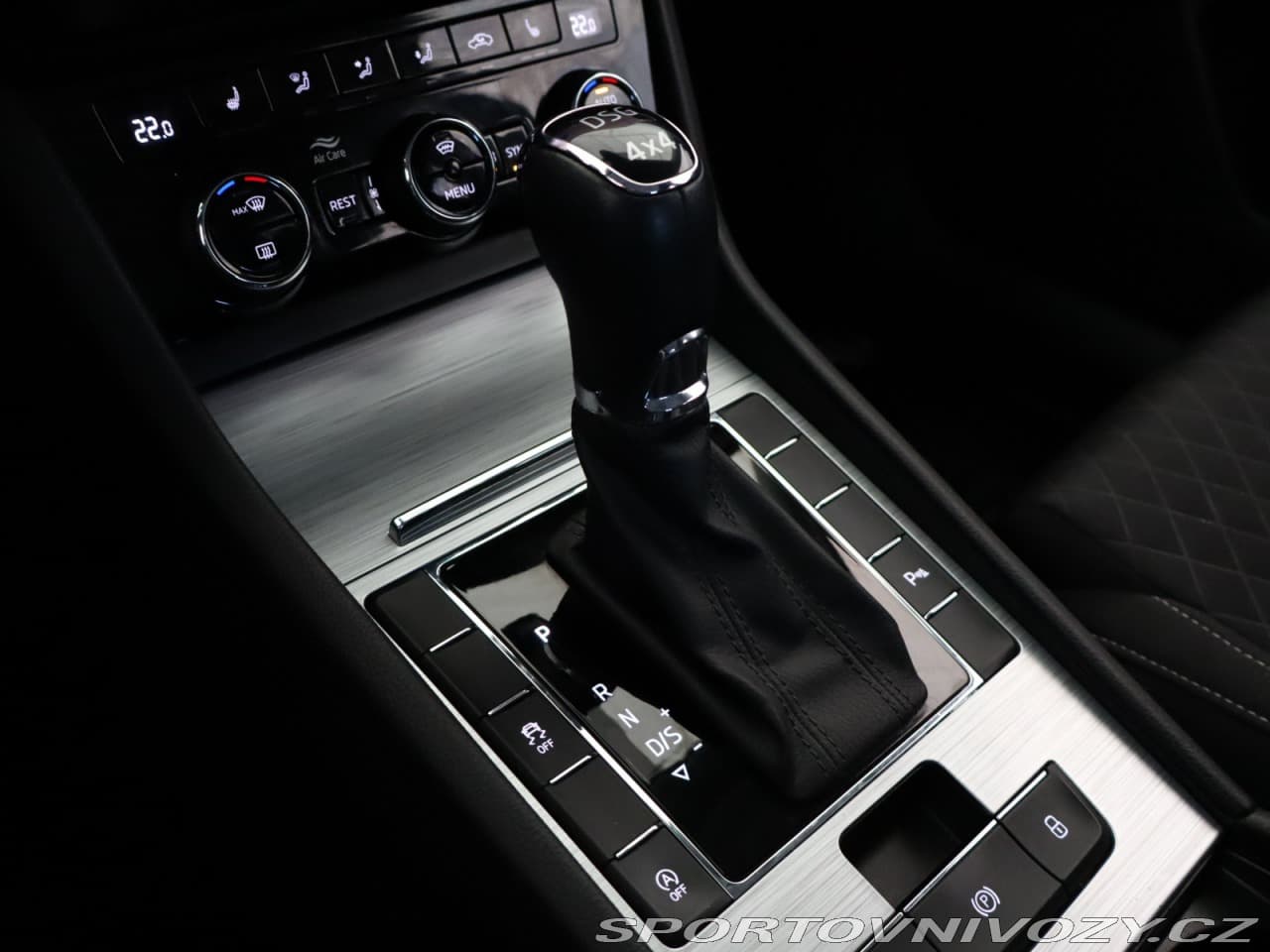 2020 Škoda Superb - 11