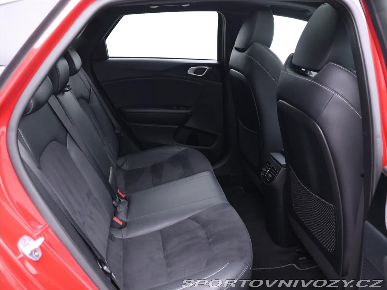 2019 Kia Proceed - 16