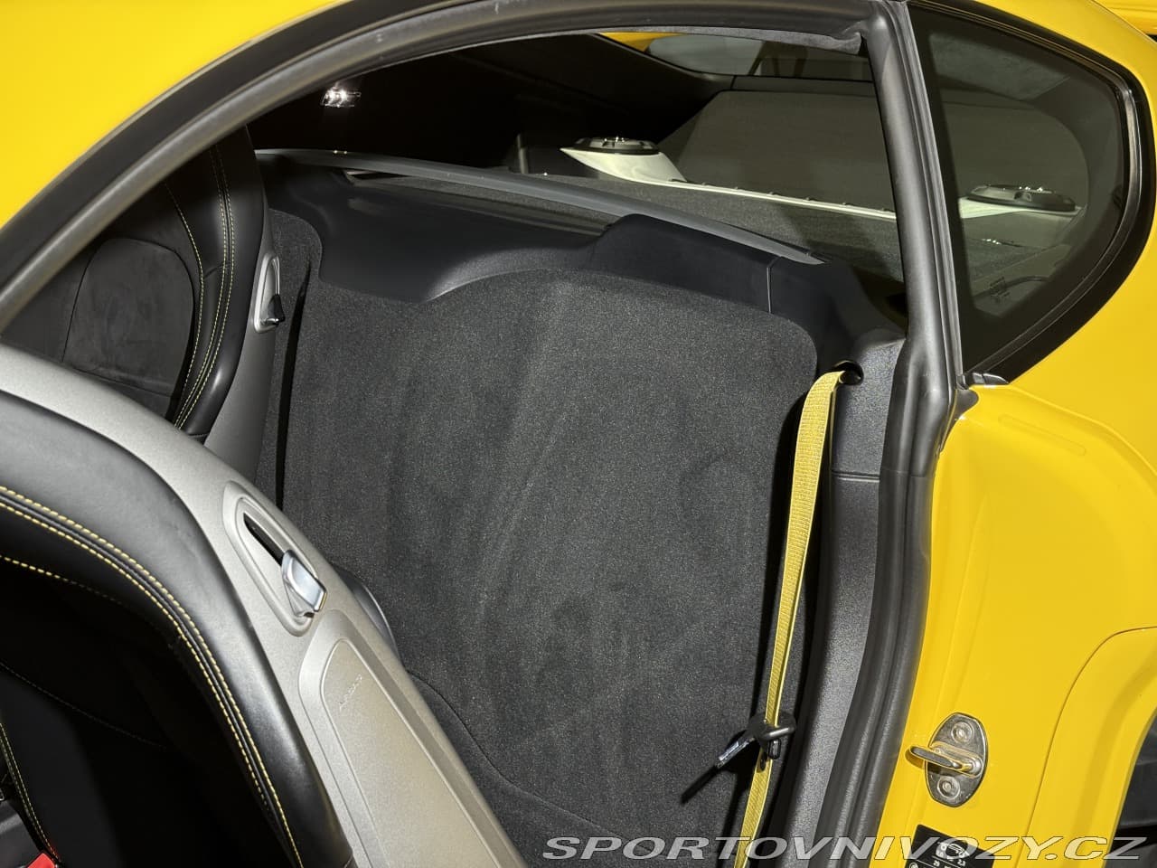 2019 Porsche Cayman - 18