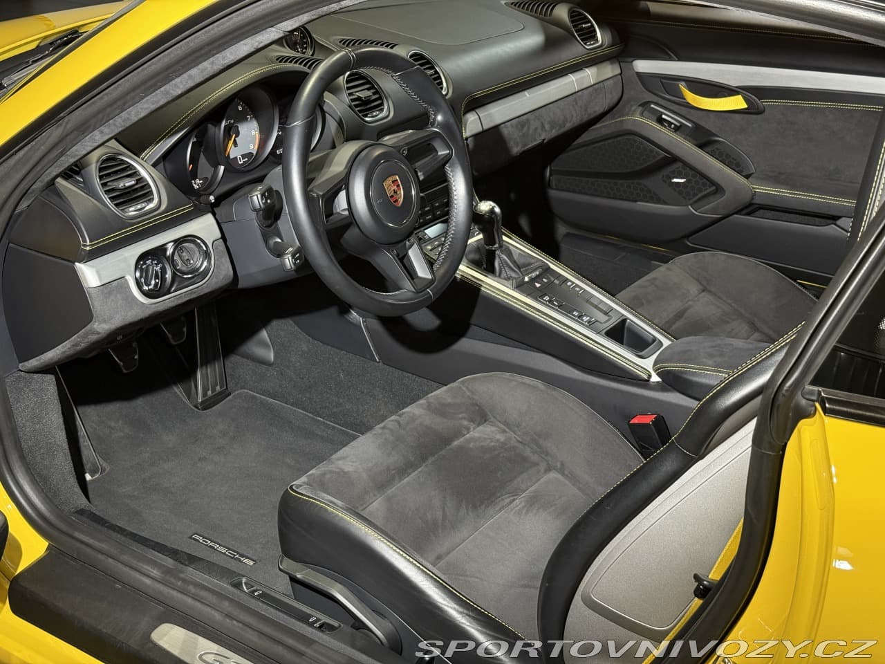 2019 Porsche Cayman - 9