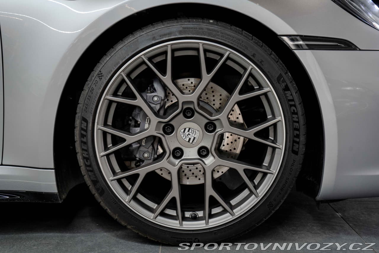 2023 Porsche 911 - 11