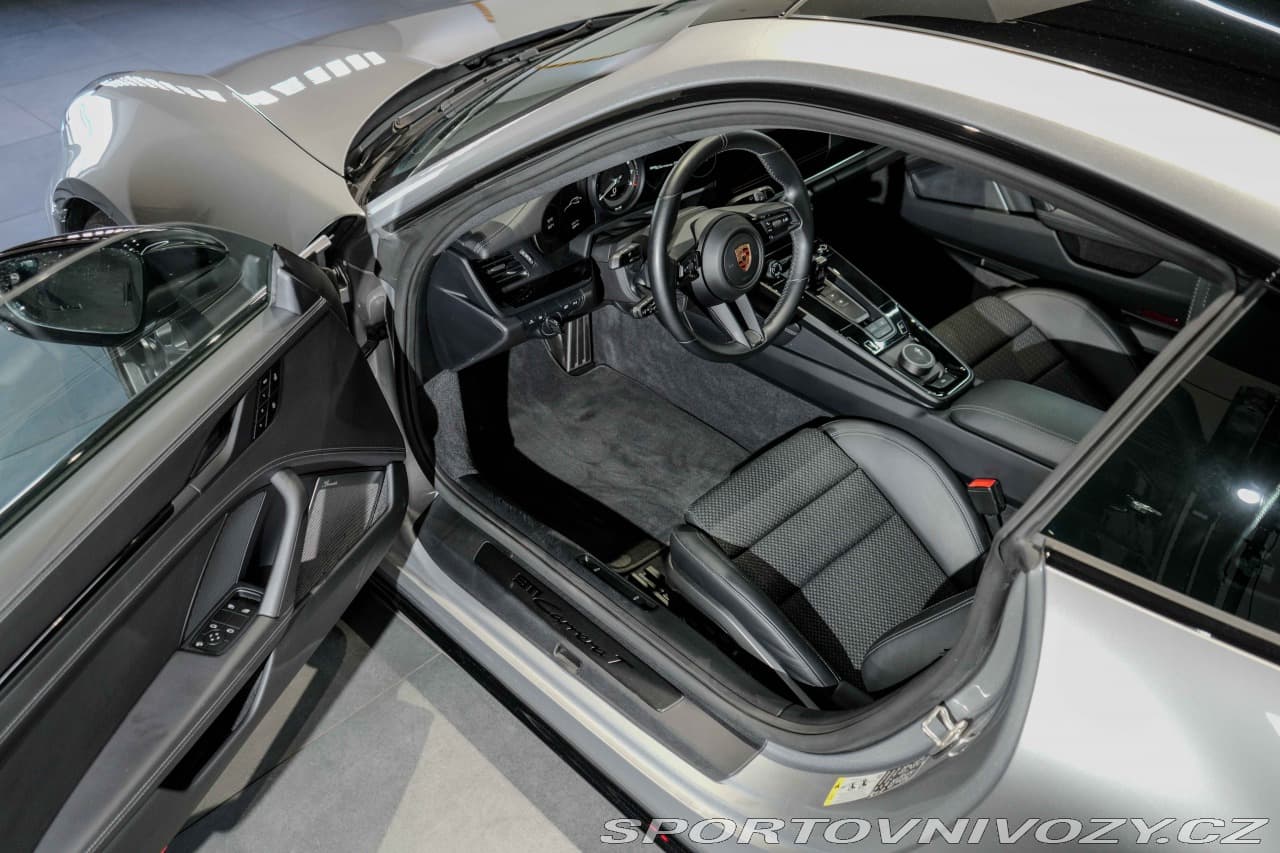 2023 Porsche 911 - 13