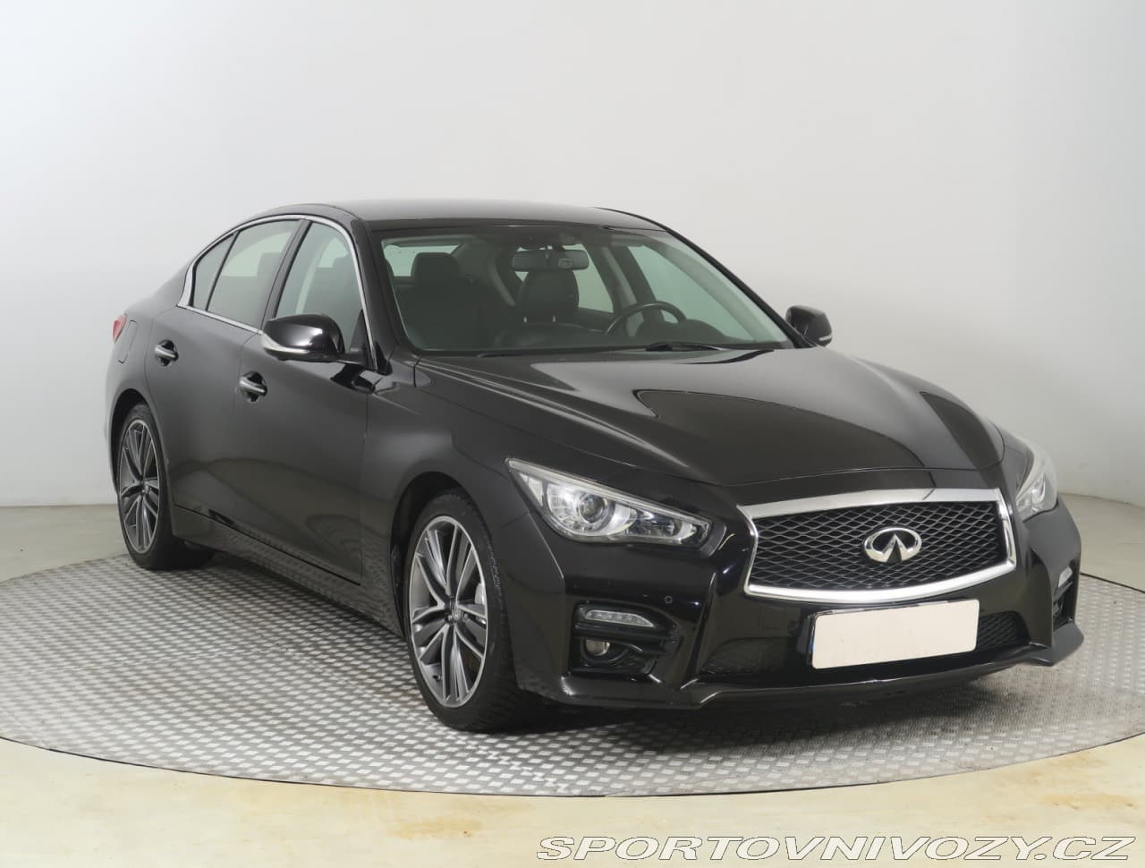 Infiniti Q50 Hybrid AWD