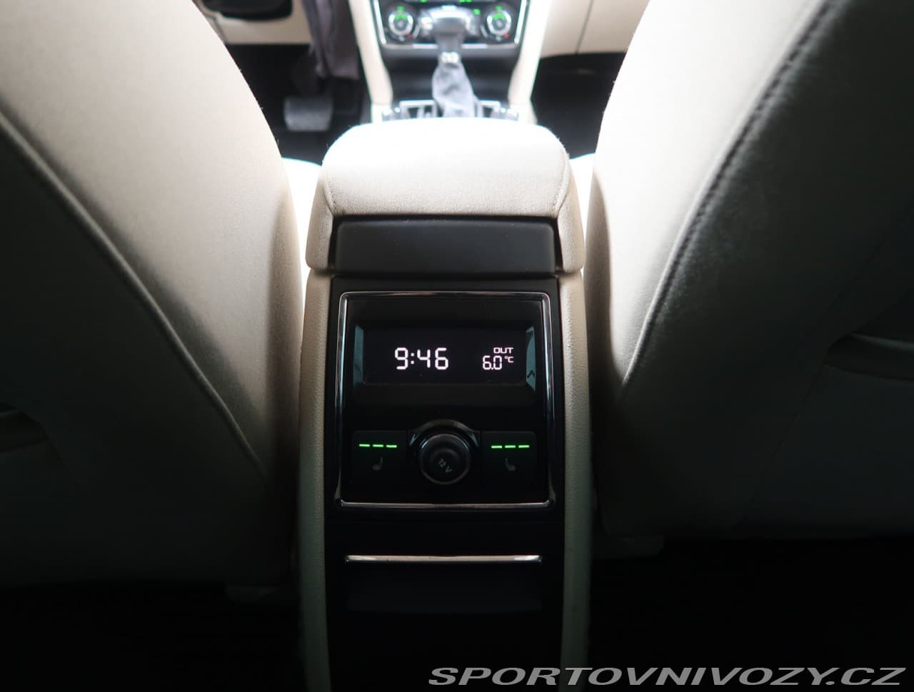 2011 Škoda Superb - 16