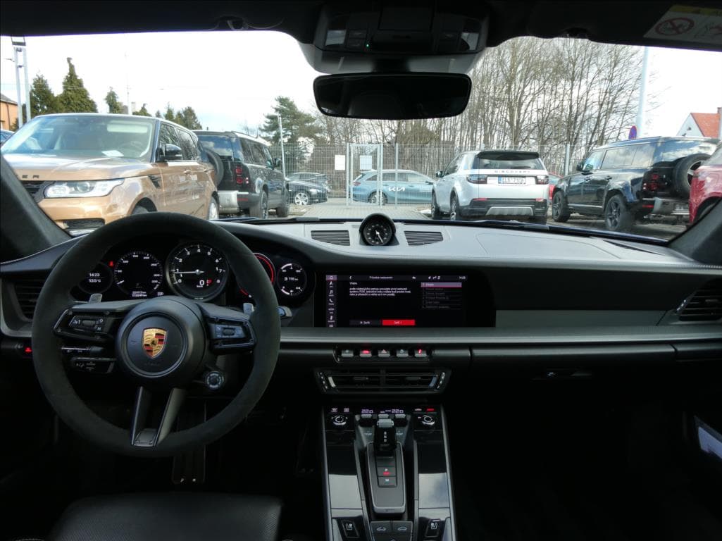 2021 Porsche 911 - 17