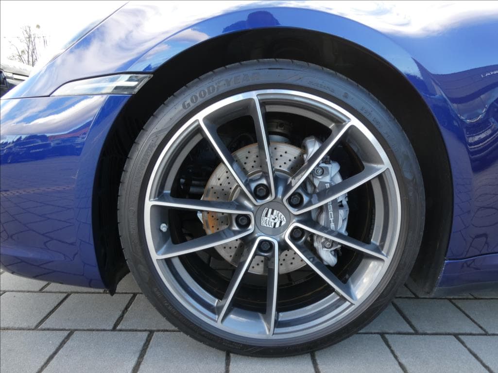 2021 Porsche 911 - 2