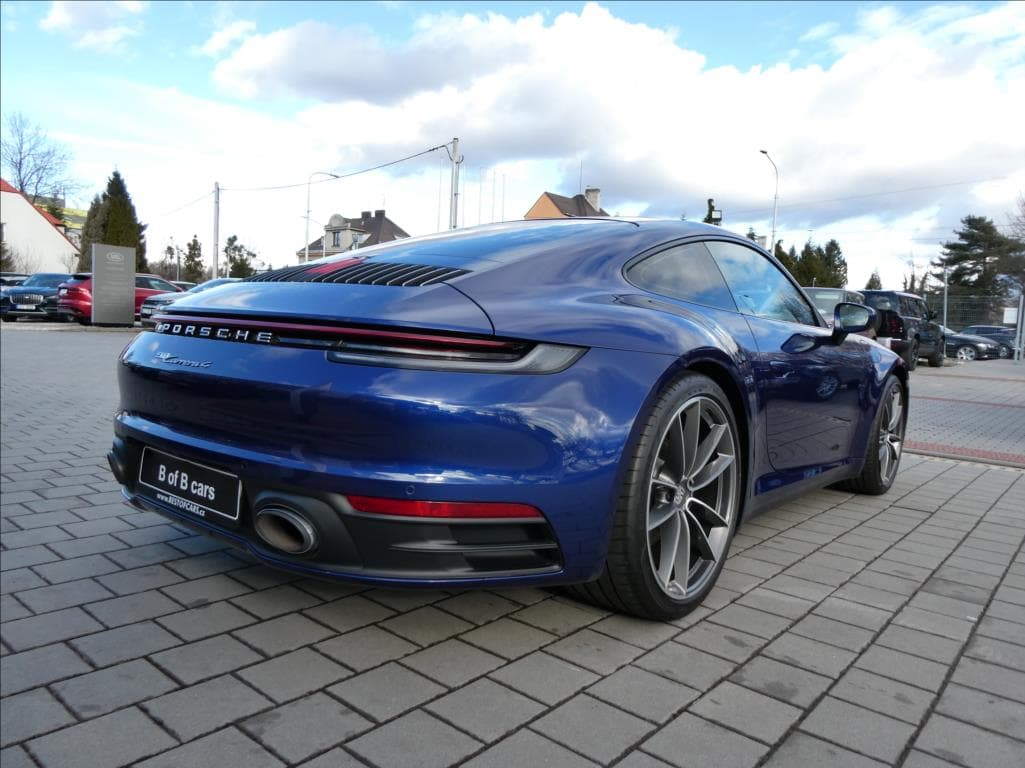 2021 Porsche 911 - 8