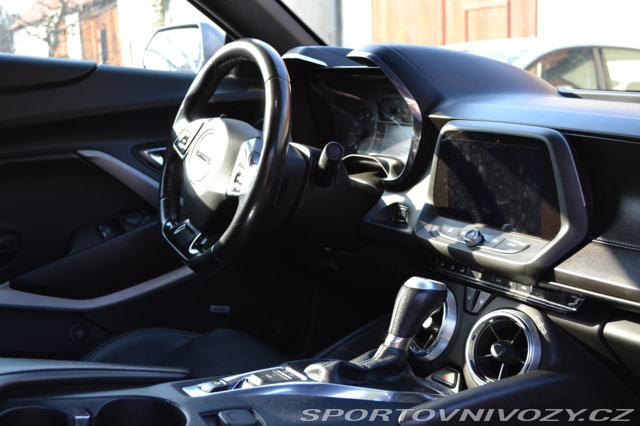 2019 Chevrolet Camaro - 9