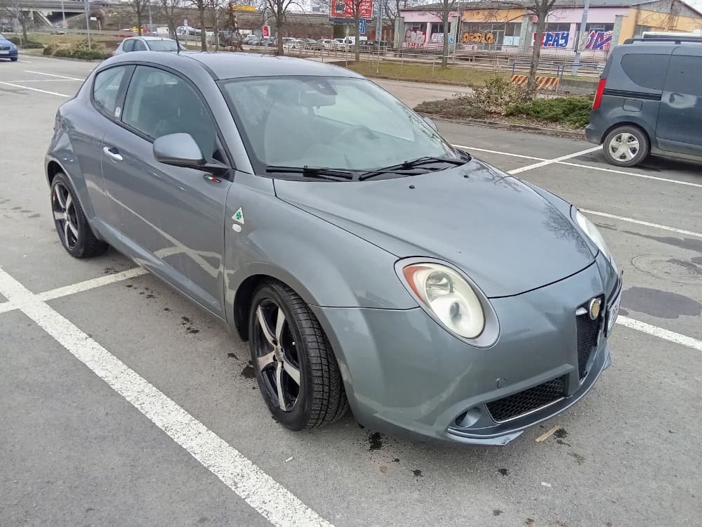 2010 Alfa Romeo MITO - 3