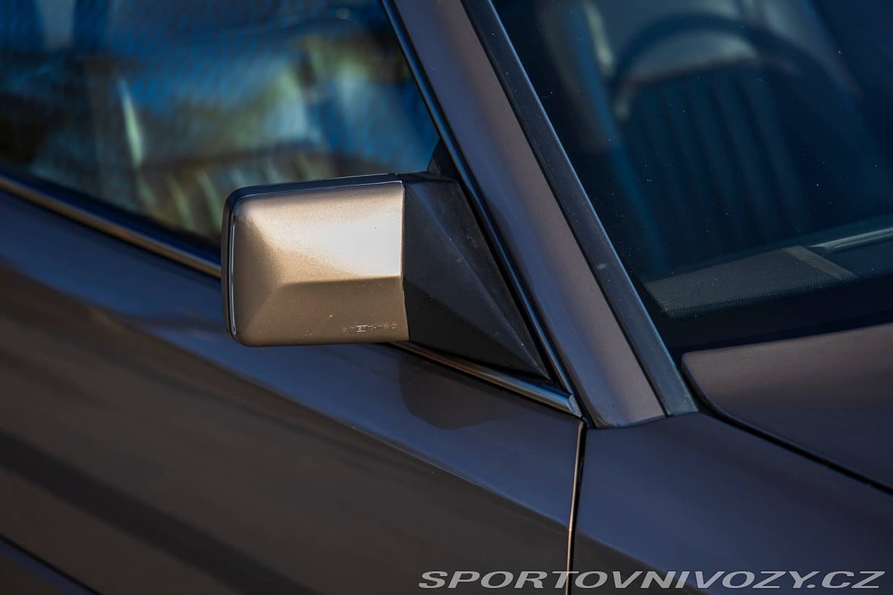 1989 Mercedes-Benz C-CLASS - 11