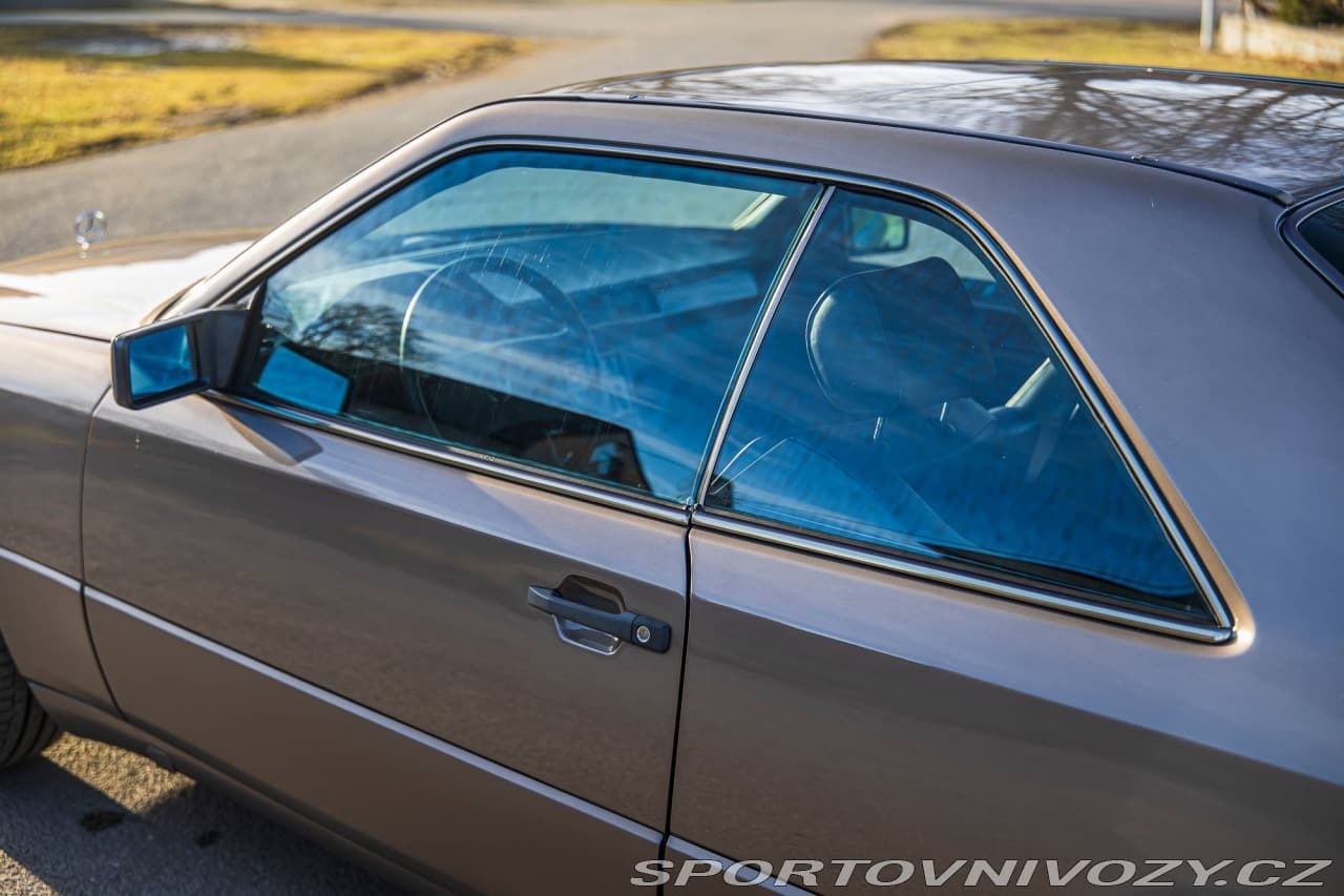 1989 Mercedes-Benz C-CLASS - 16