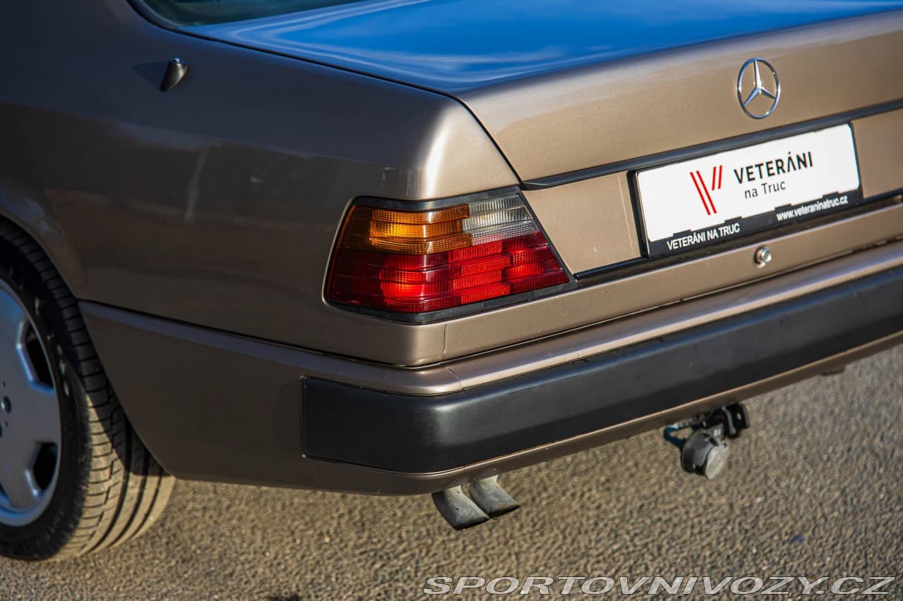 1989 Mercedes-Benz C-CLASS - 17