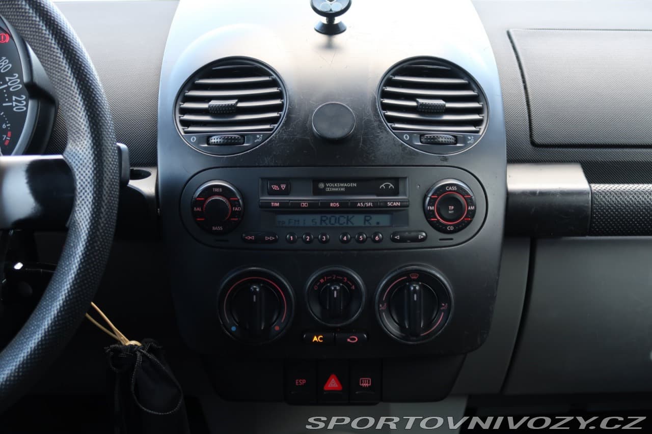 1999 Volkswagen Beetle - 12