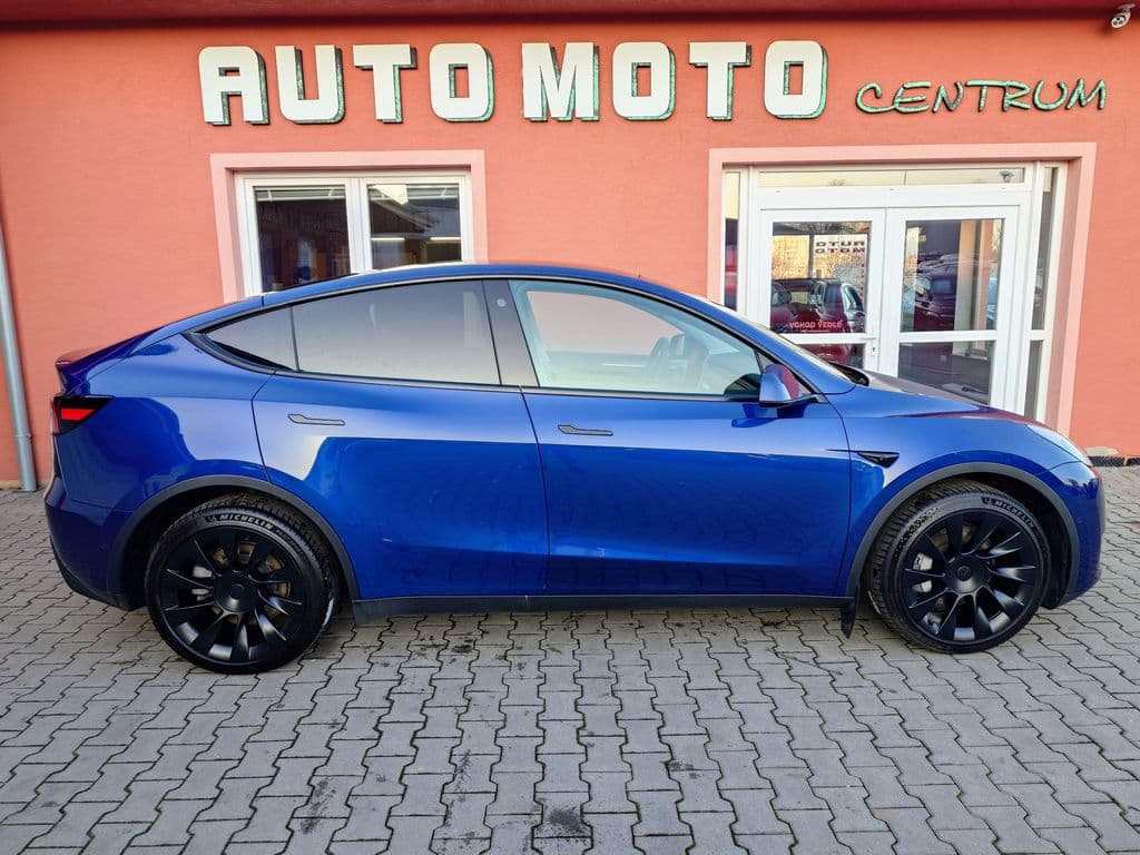 2022 Tesla Model Y - 5