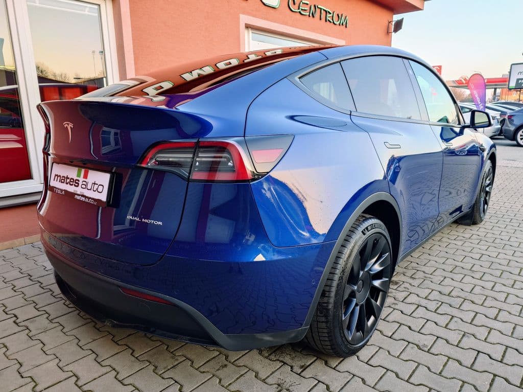 2022 Tesla Model Y - 6