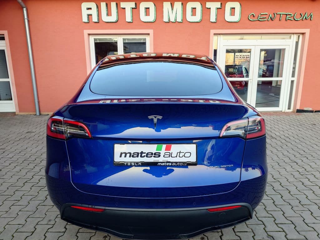 2022 Tesla Model Y - 8