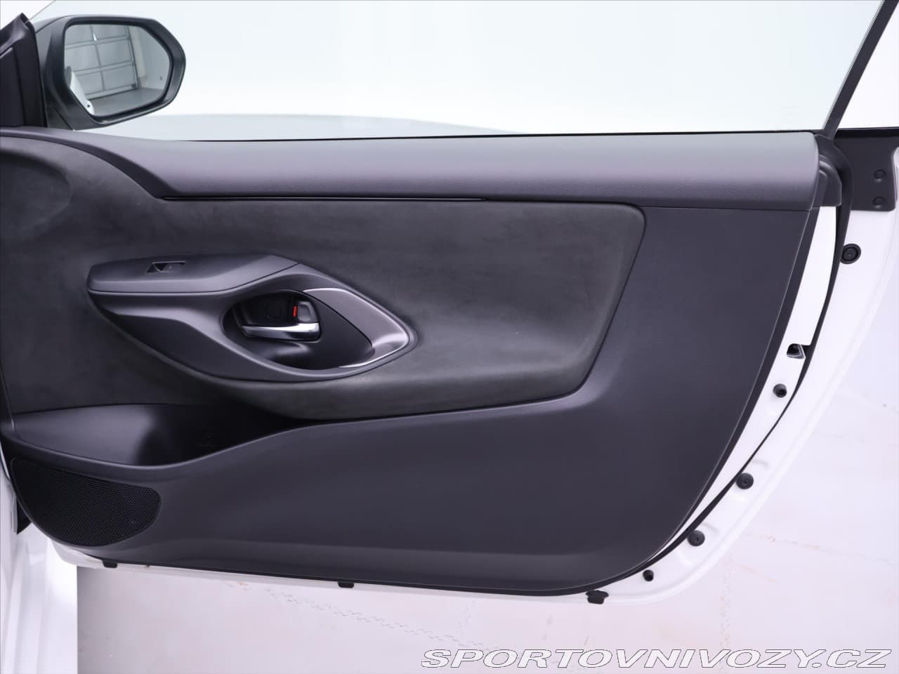 2022 Toyota Yaris - 13