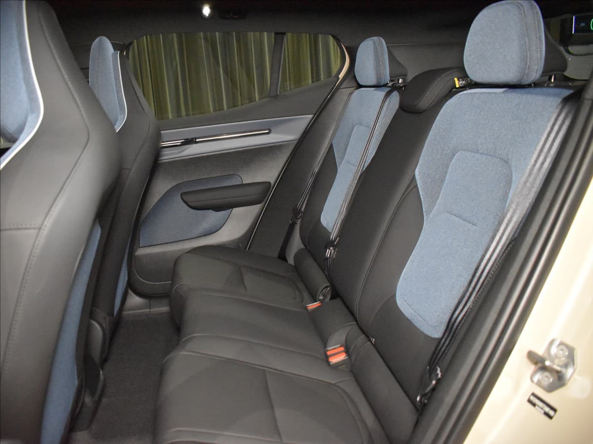 2025 Volvo Ex30 - 10