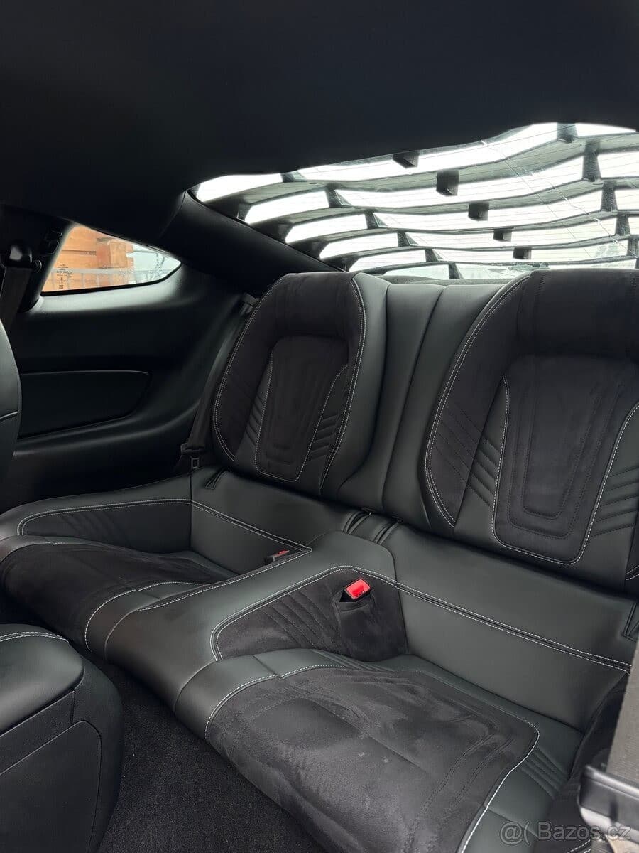 2019 Ford Mustang - 14