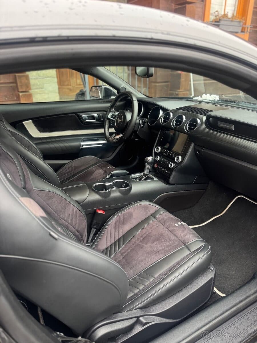 2019 Ford Mustang - 15