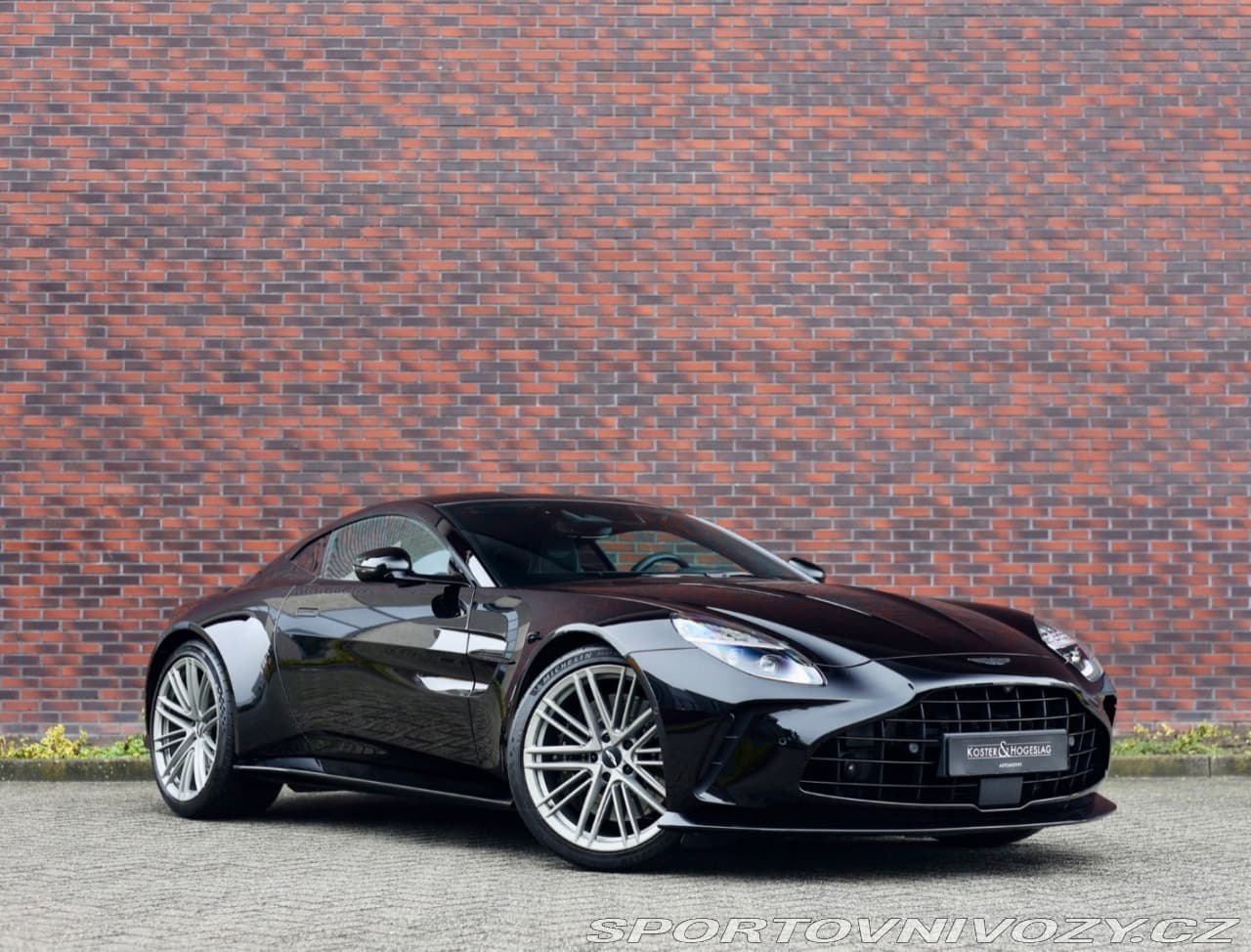 Aston Martin V8 Vantage  4.0 , Ako nové!