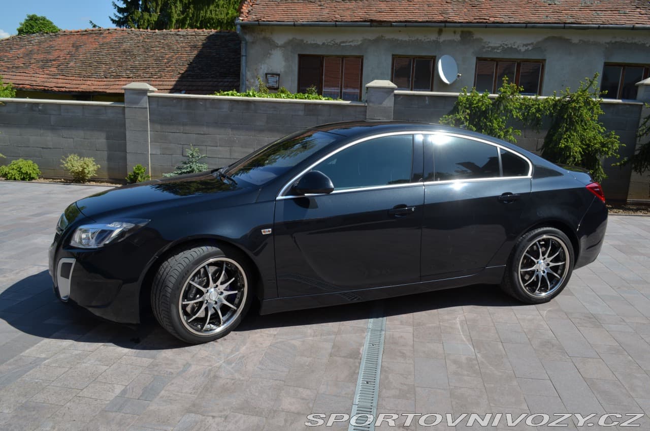 2013 Opel INSIGNIA