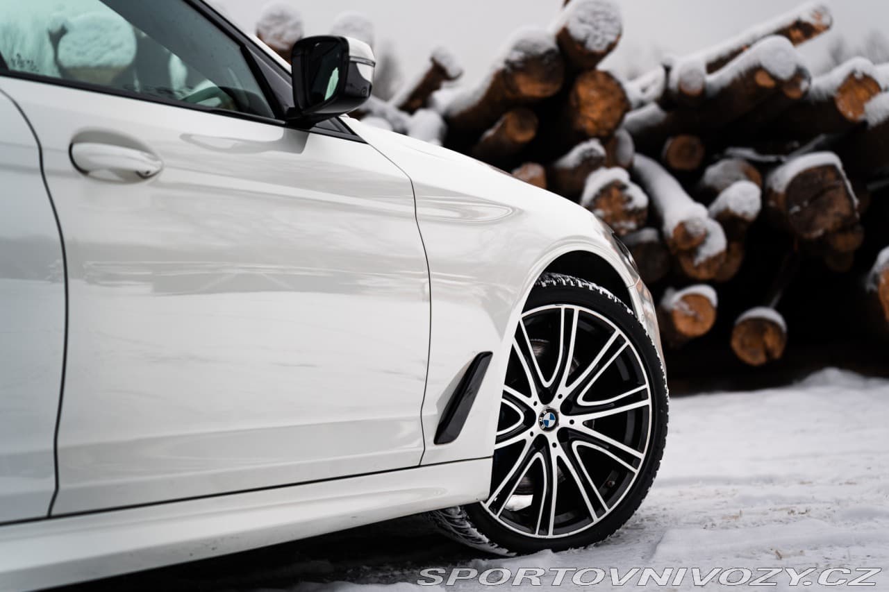 2020 BMW 5-Series - 12