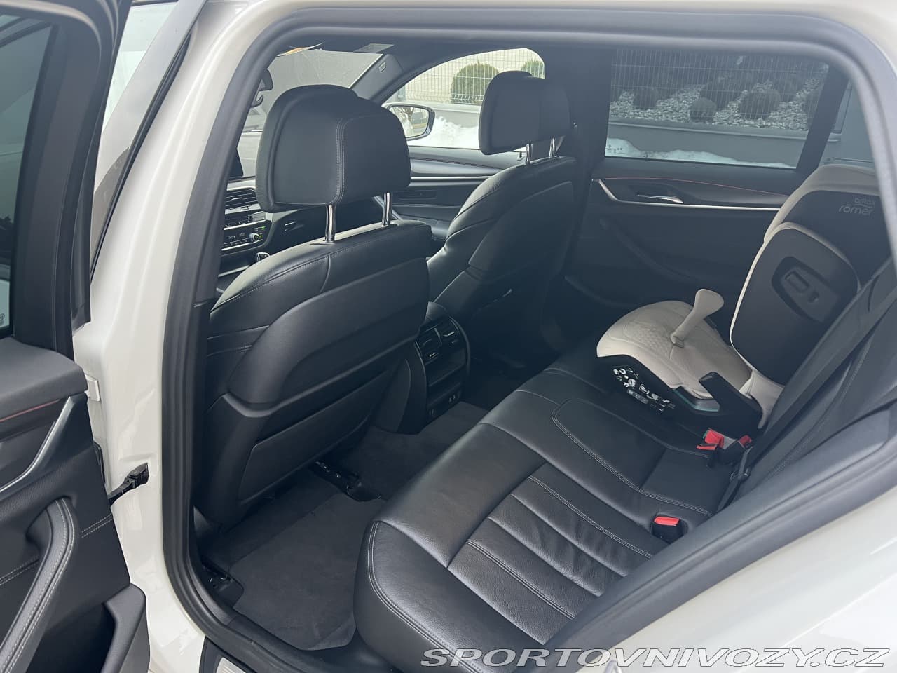 2022 BMW 5-Series - 10