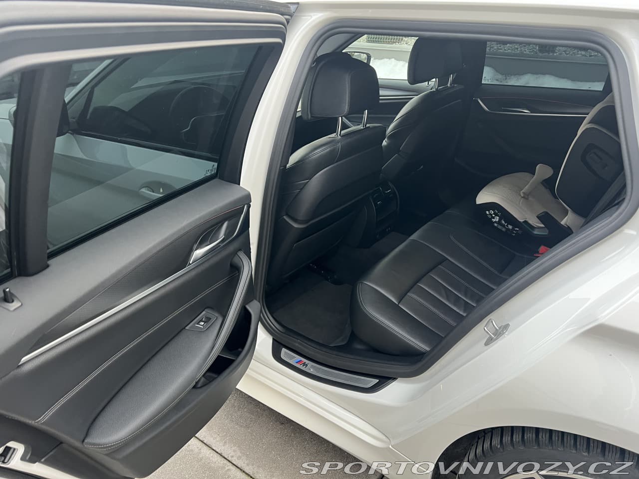 2022 BMW 5-Series - 11