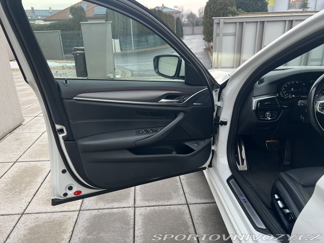 2022 BMW 5-Series - 9