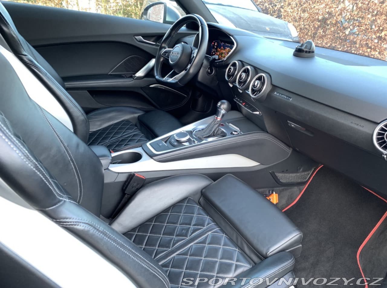 2015 Audi TT - 20