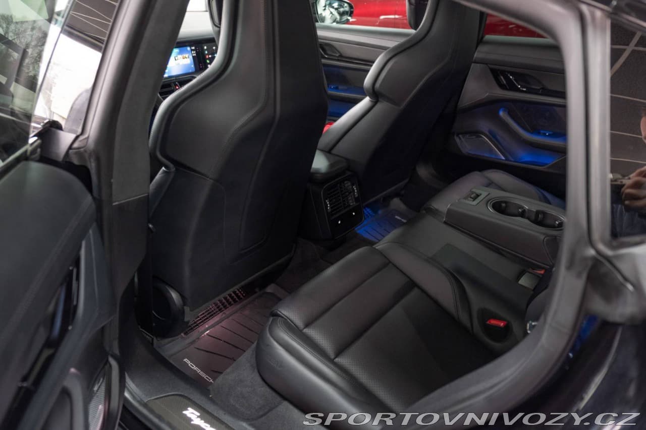 2020 Porsche Taycan - 7