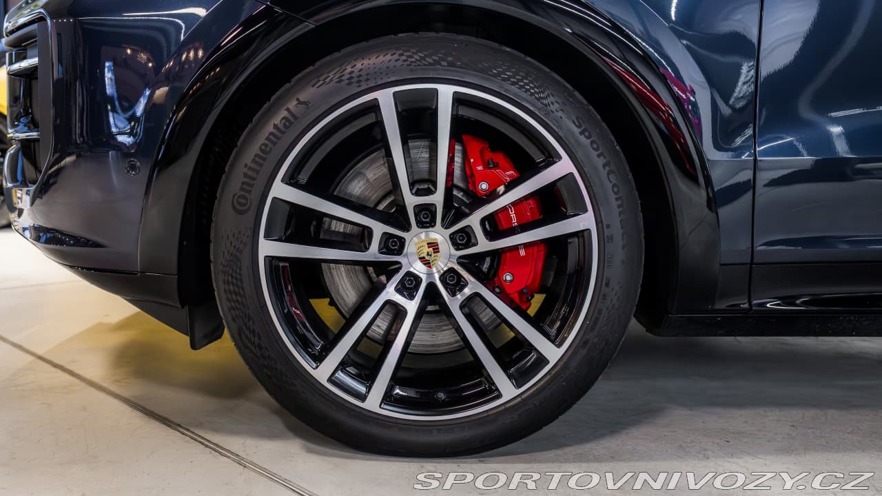 2024 Porsche Cayenne - 3