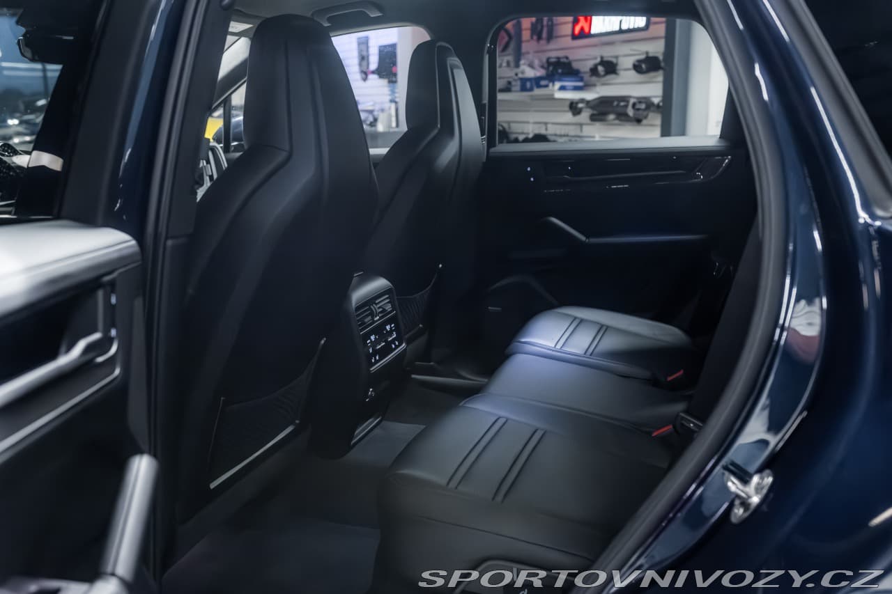 2024 Porsche Cayenne - 8