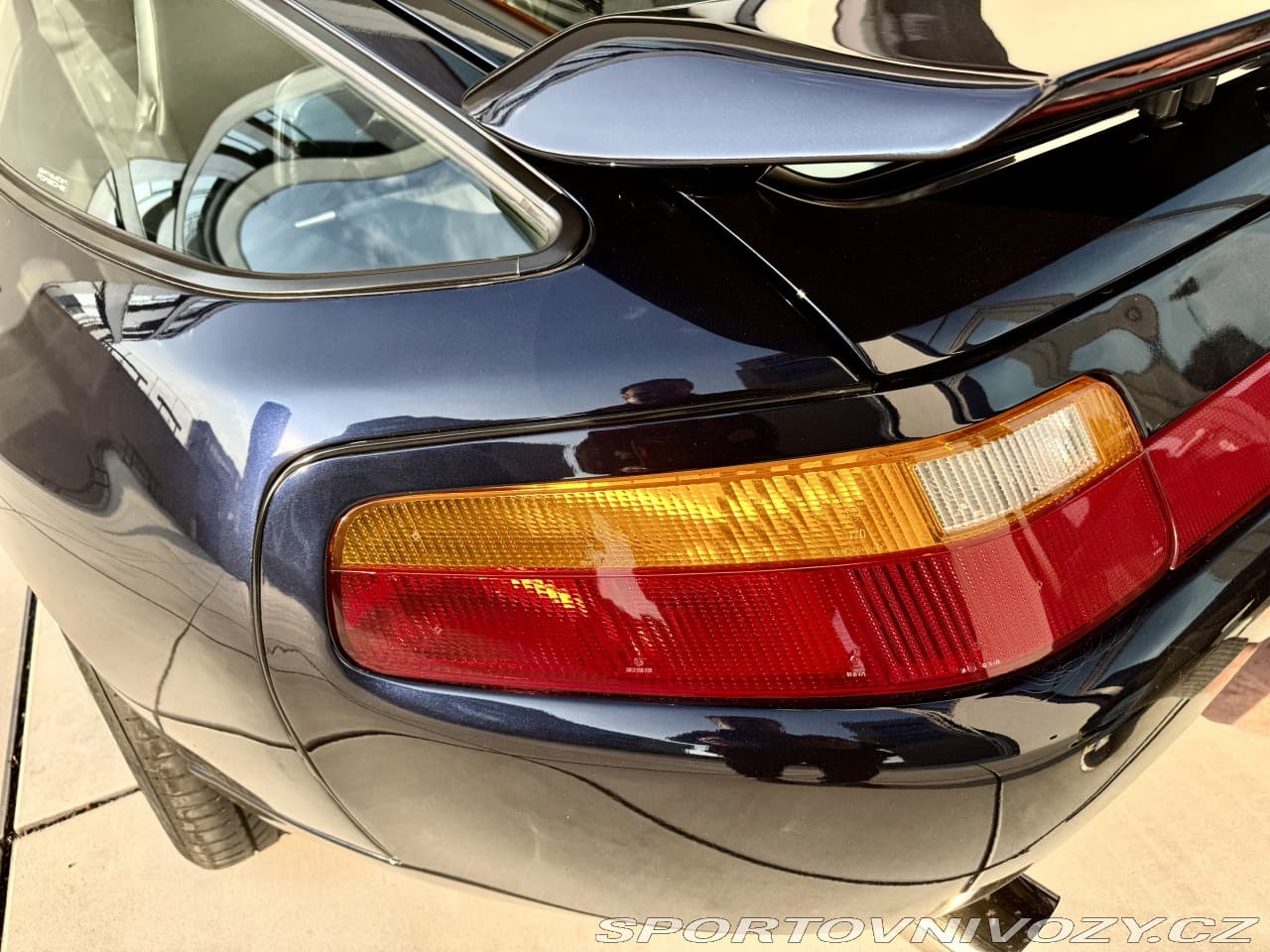 1992 Porsche 928 - 16