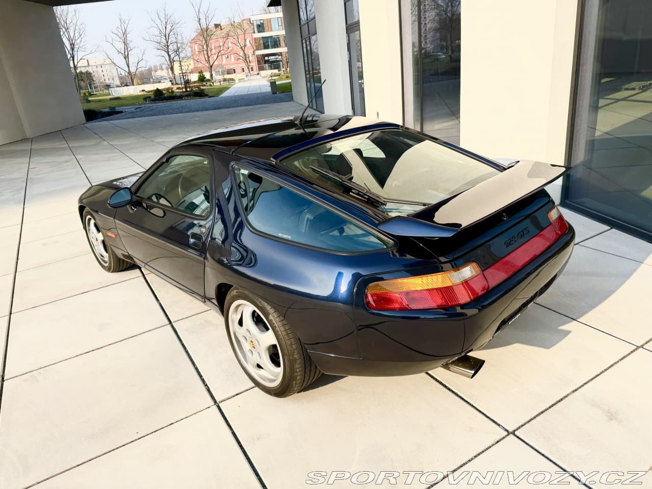 1992 Porsche 928 - 17