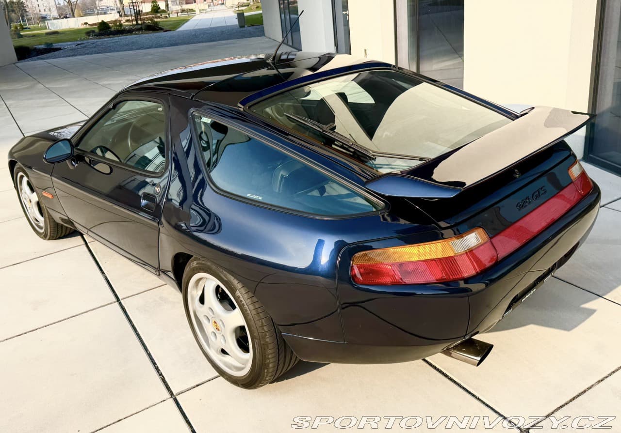 1992 Porsche 928 - 3