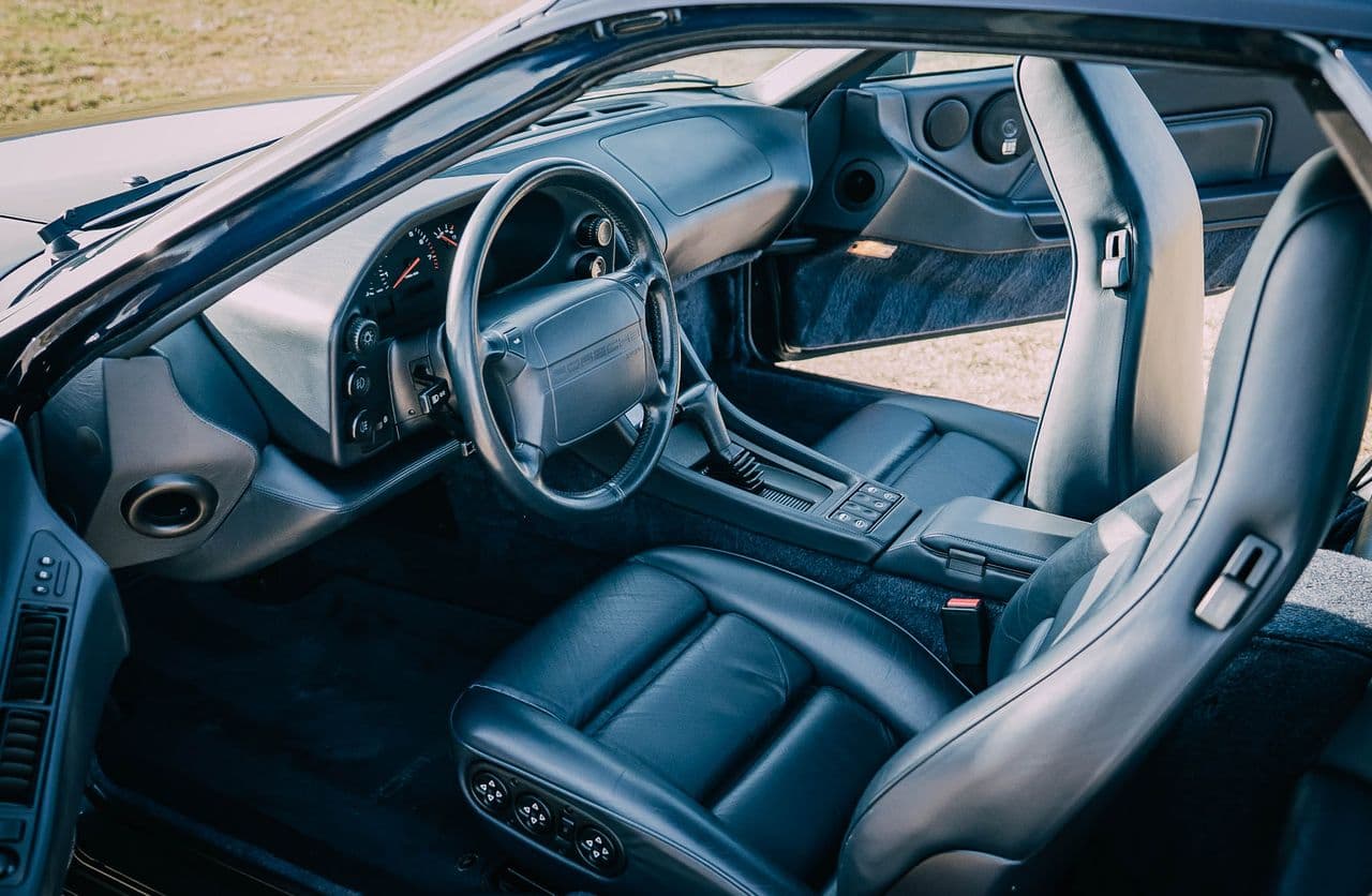 1992 Porsche 928 - 4