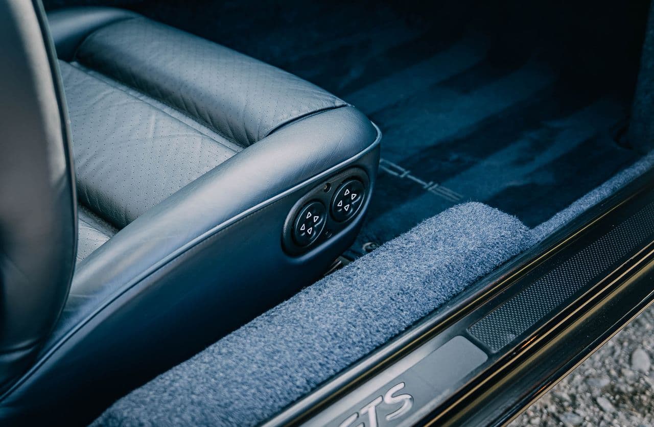 1992 Porsche 928 - 7