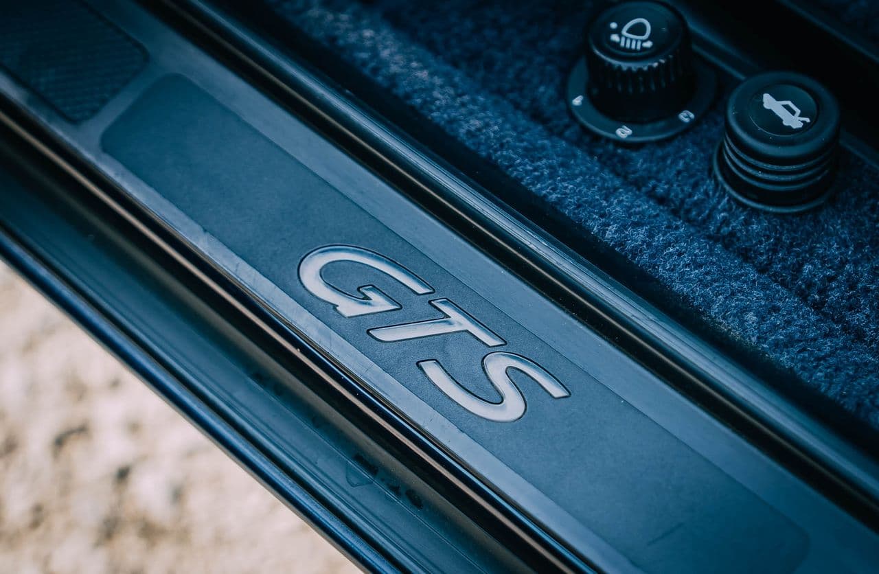 1992 Porsche 928 - 8